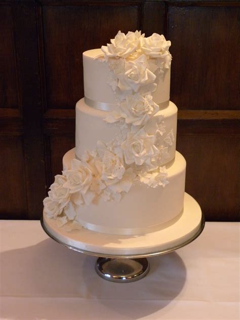 wedding cake designers uk